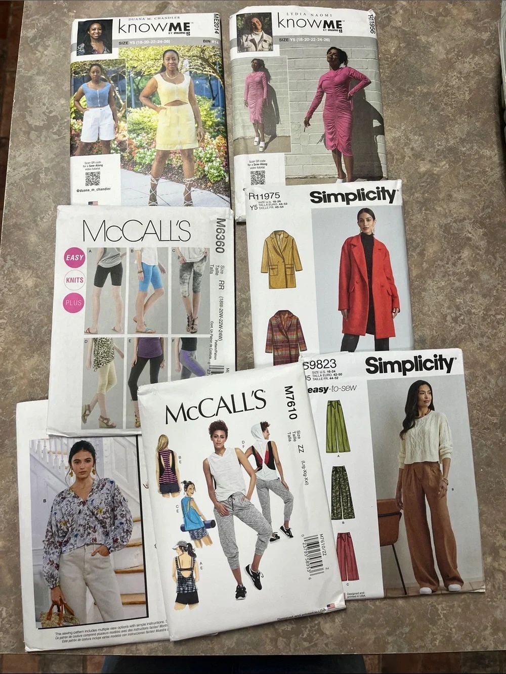 Simplicity & McCalls patterns - Picture 1 of 8